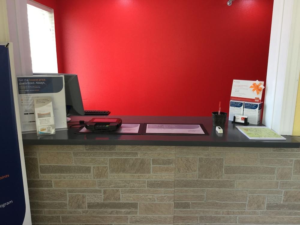 Hotel Econo 2*