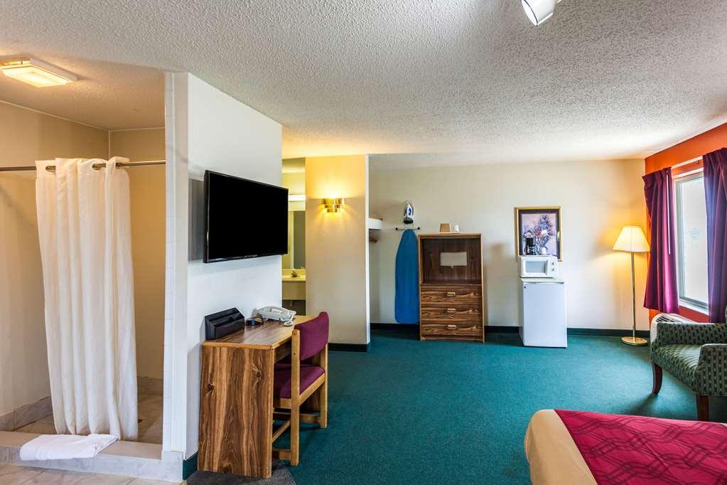 Econo Hotel